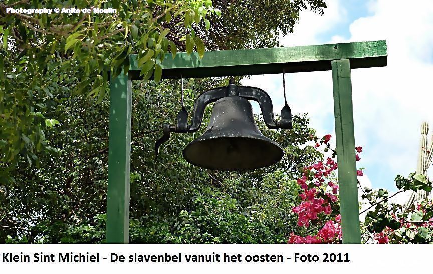 38. Klein Sint Michiel slavenbel vanuit het oosten 2011